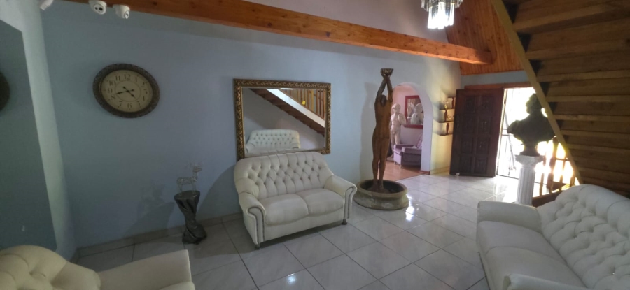 6 Bedroom Property for Sale in Wilkeville North West